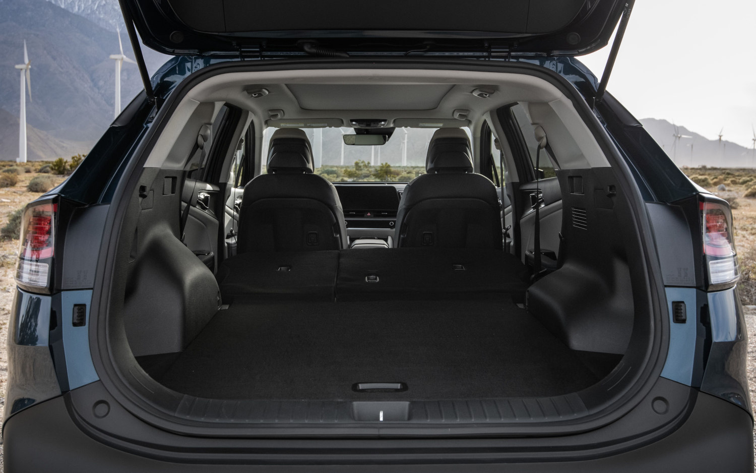 Comparison Kia Niro 2023 Vs Kia Sportage HEV 2023 SUV Drive